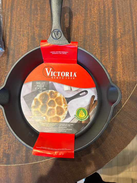 VICTORIA Cast Iron - 8” Skillet