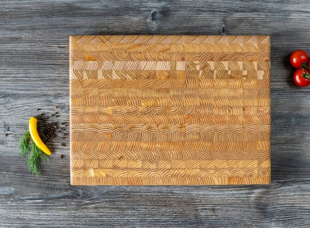 LARCHWOOD Medium Cutting Board
