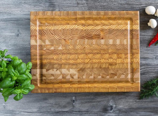 LARCHWOOD Medium Cutting Board with JUICE CANAL