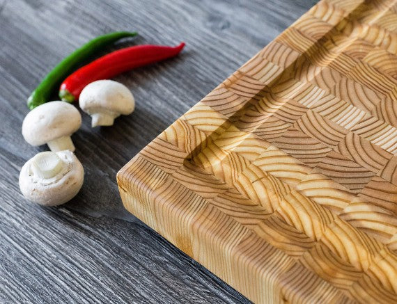 LARCHWOOD Medium Cutting Board with JUICE CANAL
